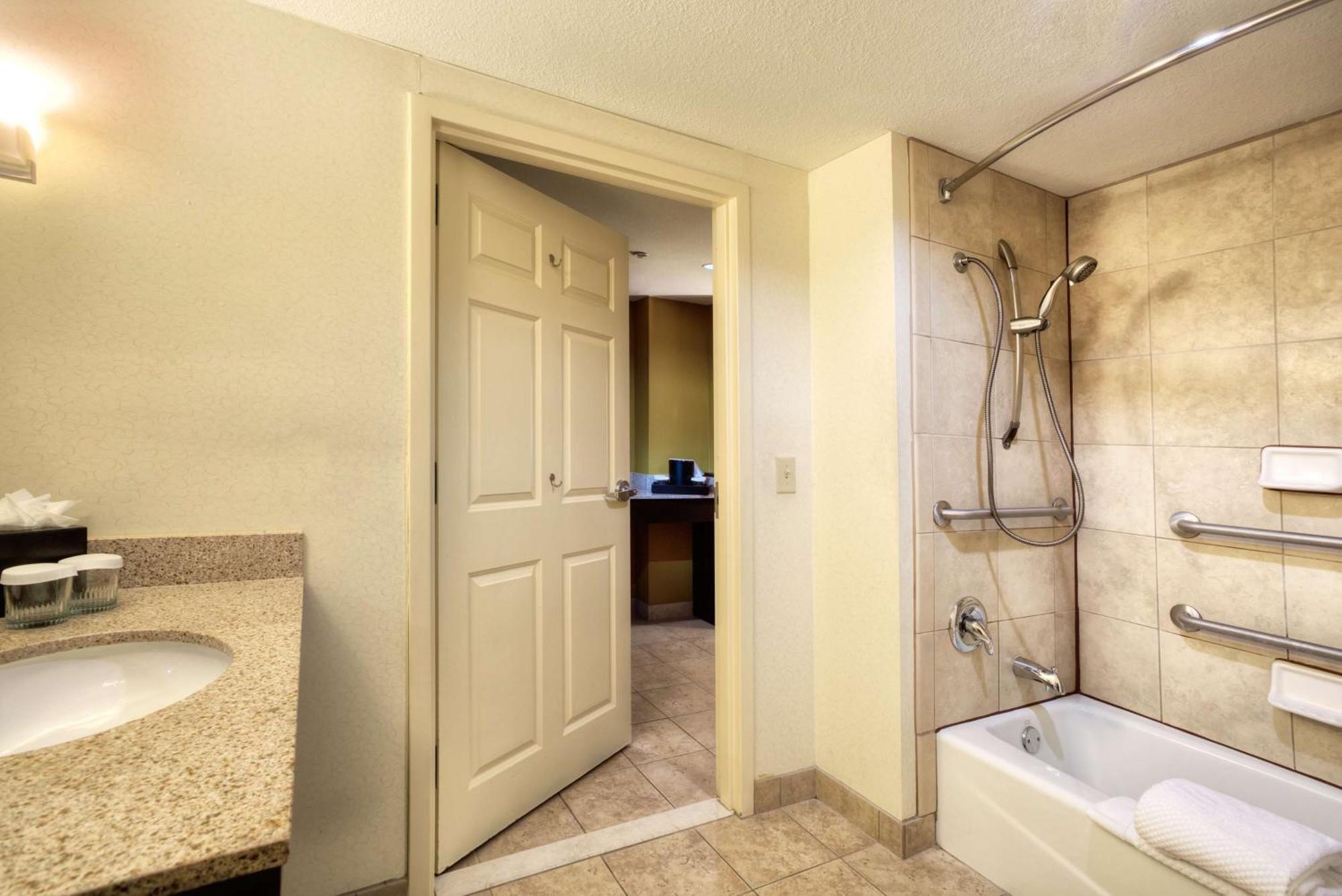 Embassy Suites By Hilton Laredo Exterior foto